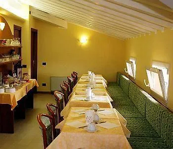 Hotel Corte Regina Sirmione 3*,