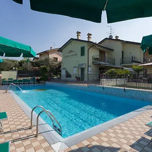 Residenza Orchidee מלון דירות לאזיסה
