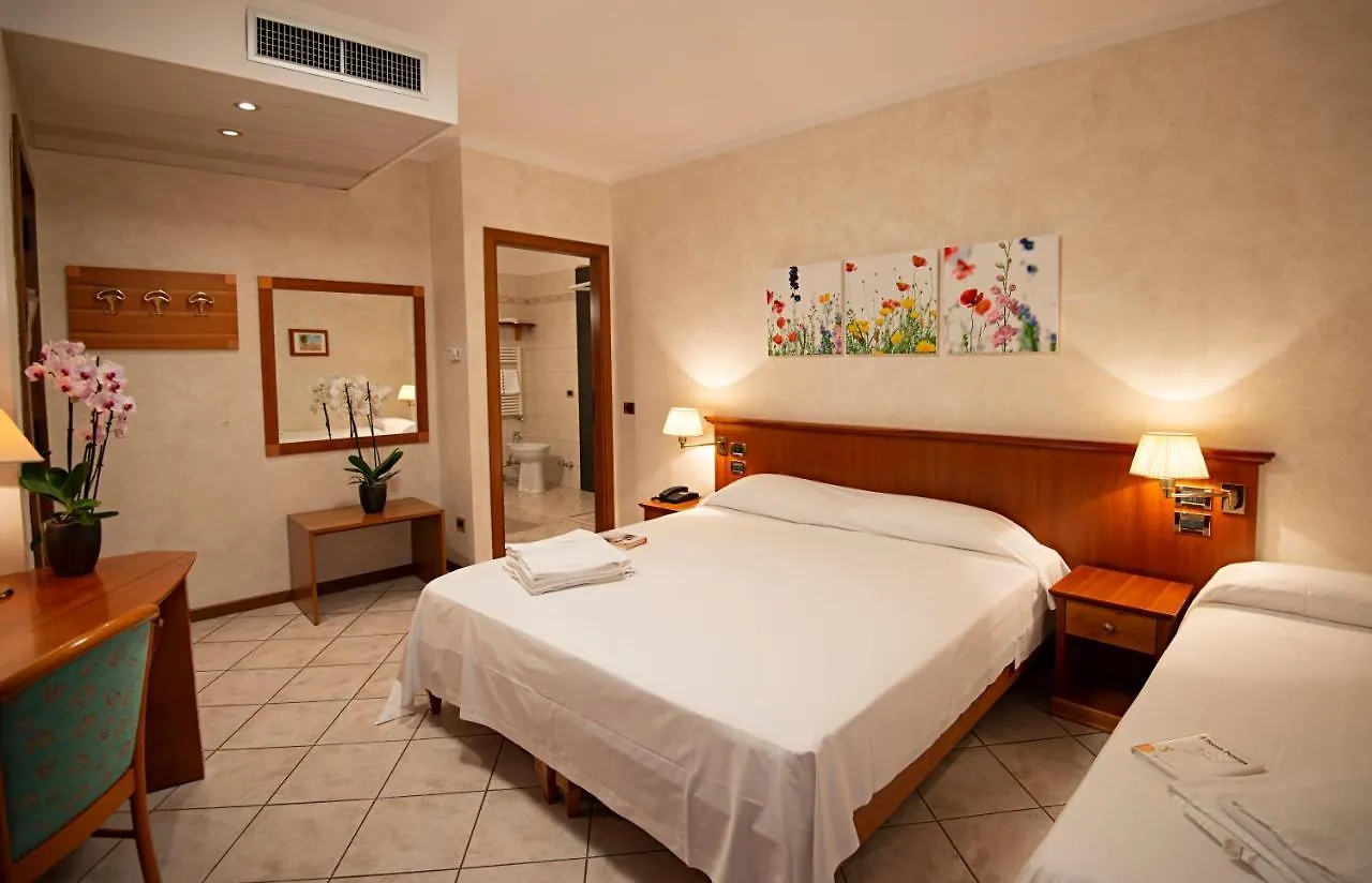 Hotel Corte Regina Sirmione 3*,