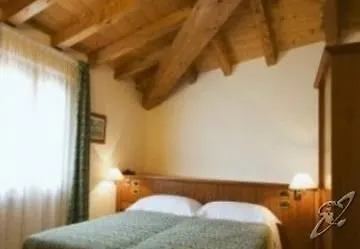 Hotel Corte Regina Sirmione 3*,